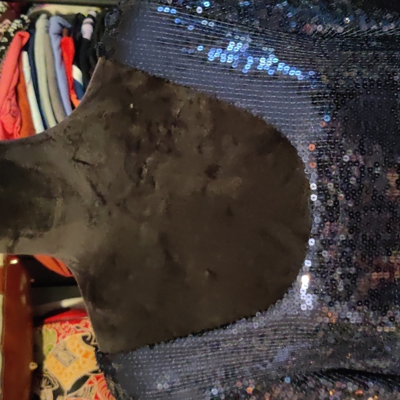 Free People 🌚 Blue sequin flutter sleeve plunging back crop top - Picture 2 of 8